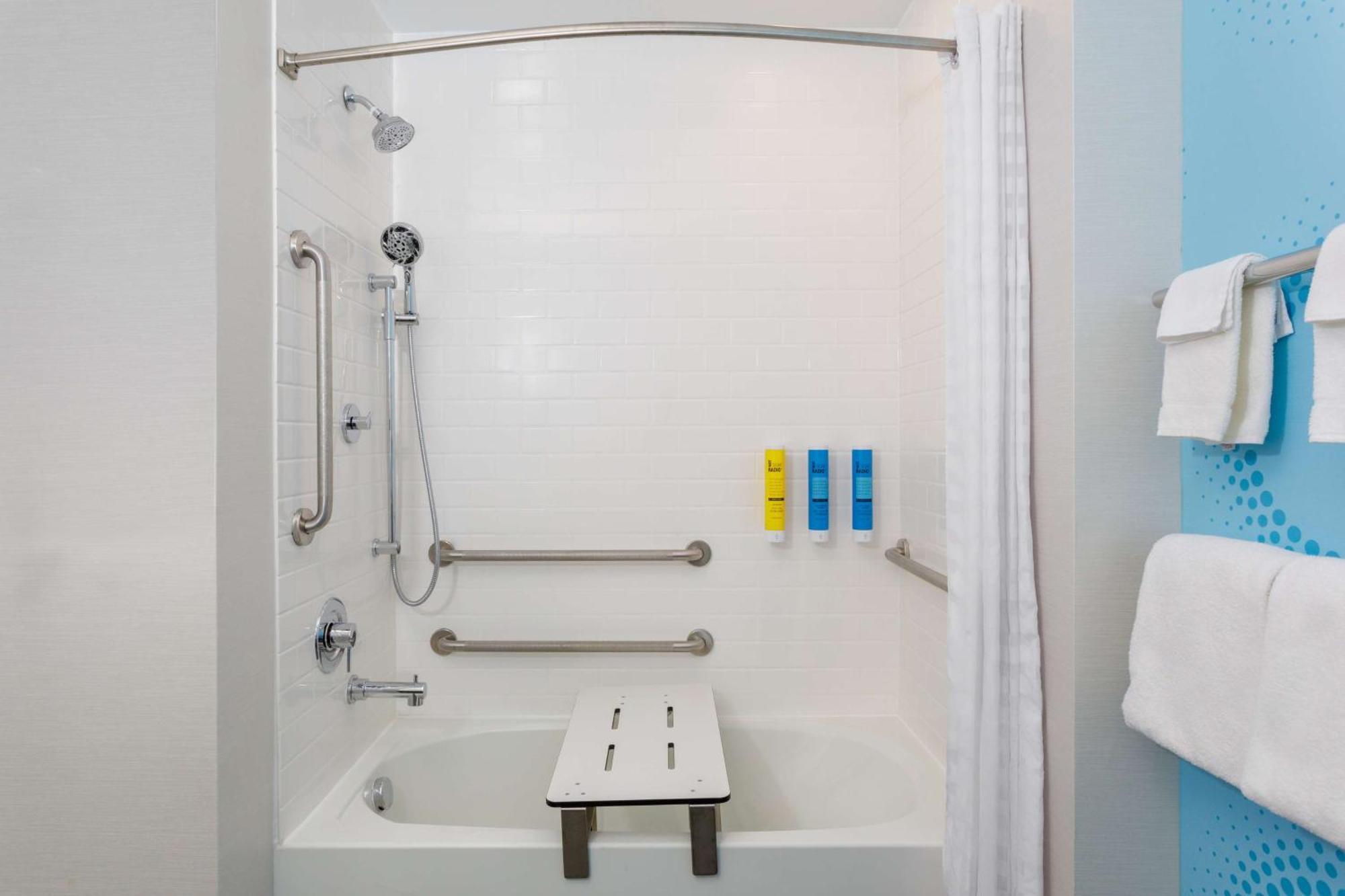 Tru By Hilton Panama City Beach Upper Grand Lagoon Extérieur photo